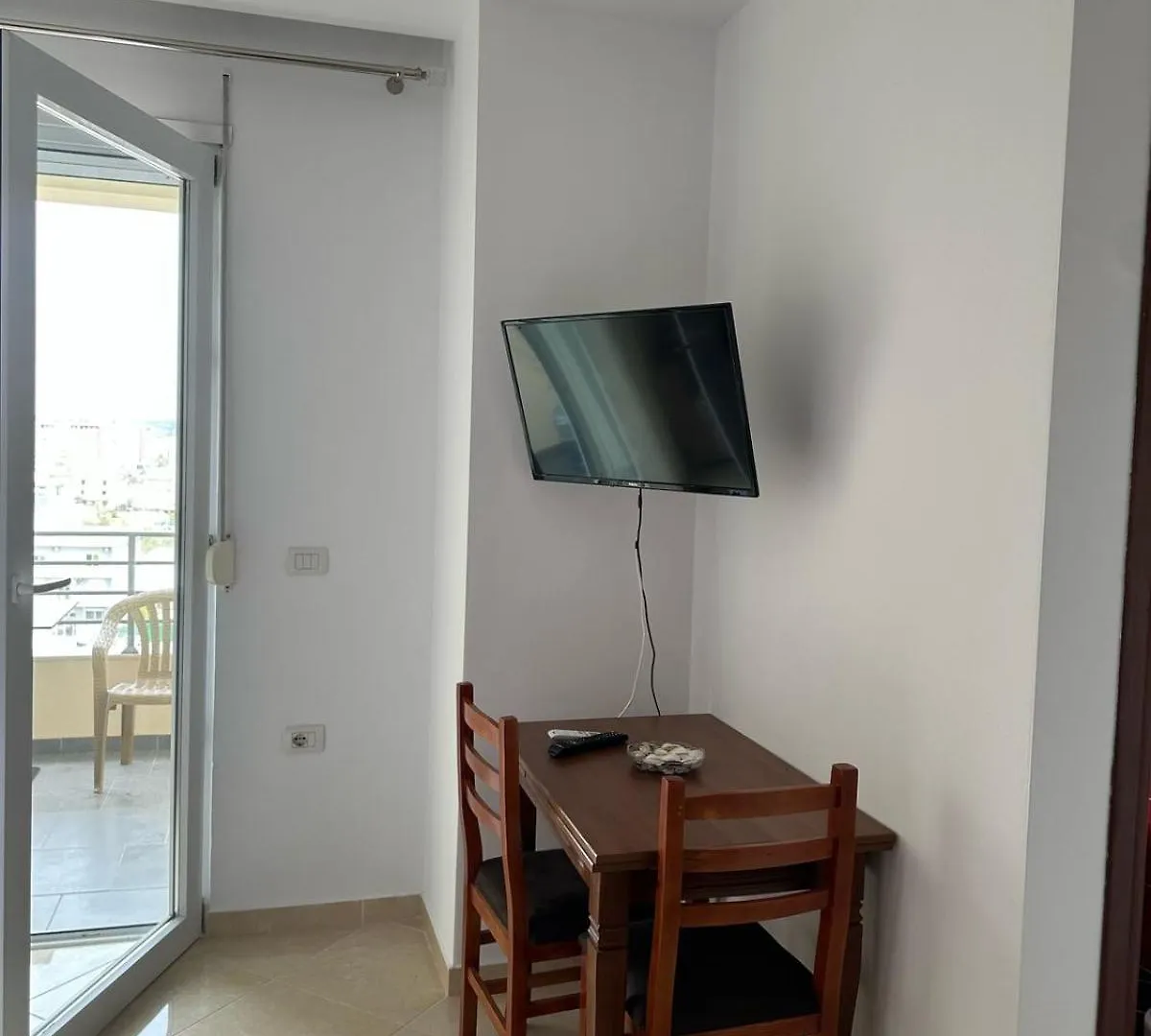First Row Beach Apartament Vlore Albania